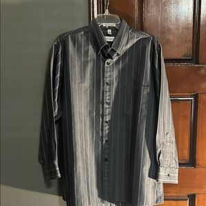 Van Heusen Men's Black Pinstripe Dress Shirt